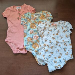 Nicole Miller set of 3 floral bodysuits
